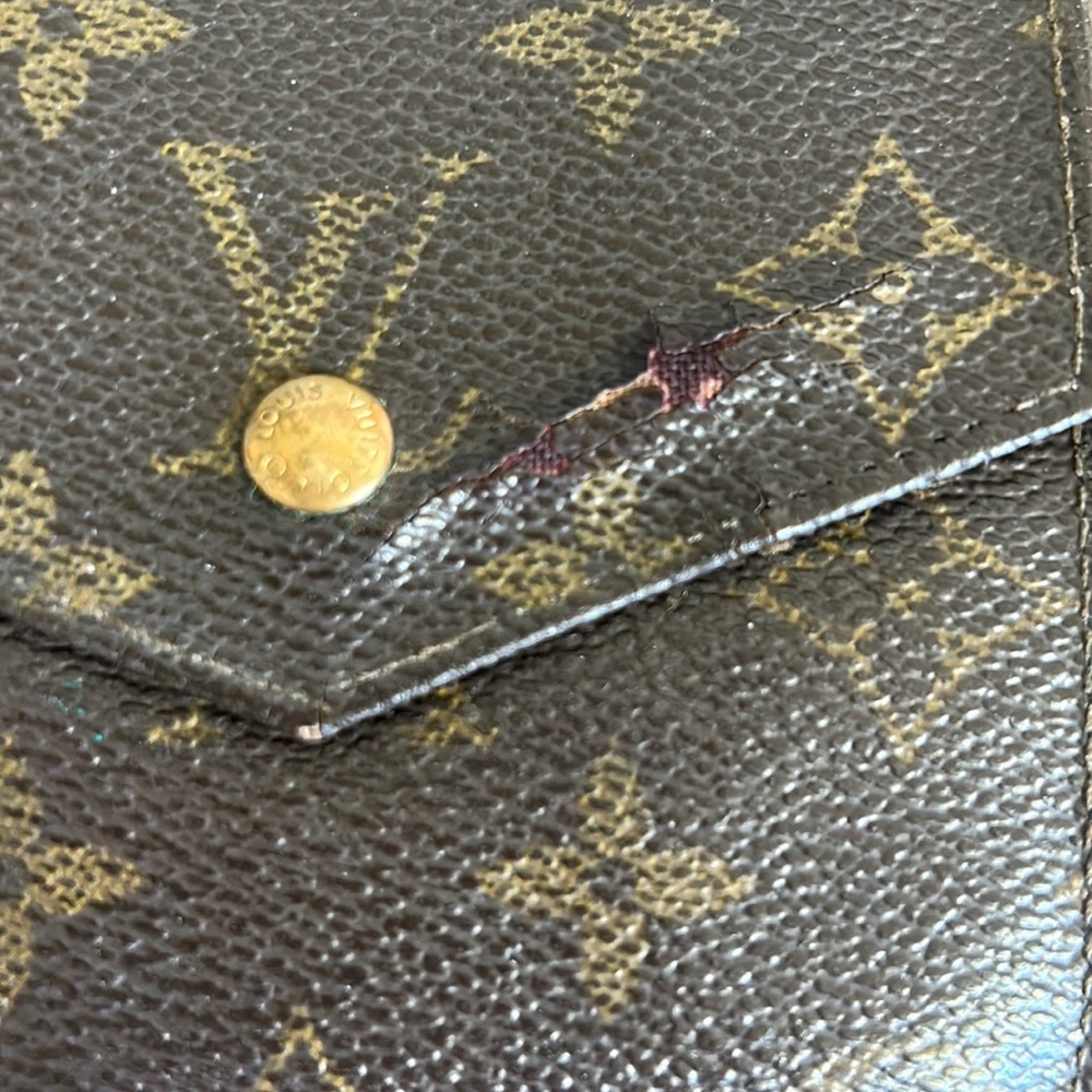 Louis Vuitton Vintage Dual Snap Wallet - Picture 11 of 16